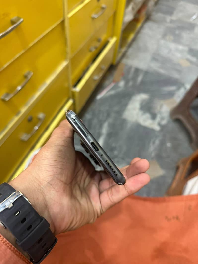 Xiaomi Redmi Note 14 Pro 4