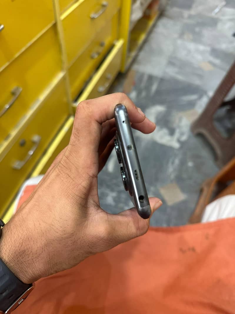 Xiaomi Redmi Note 14 Pro 5