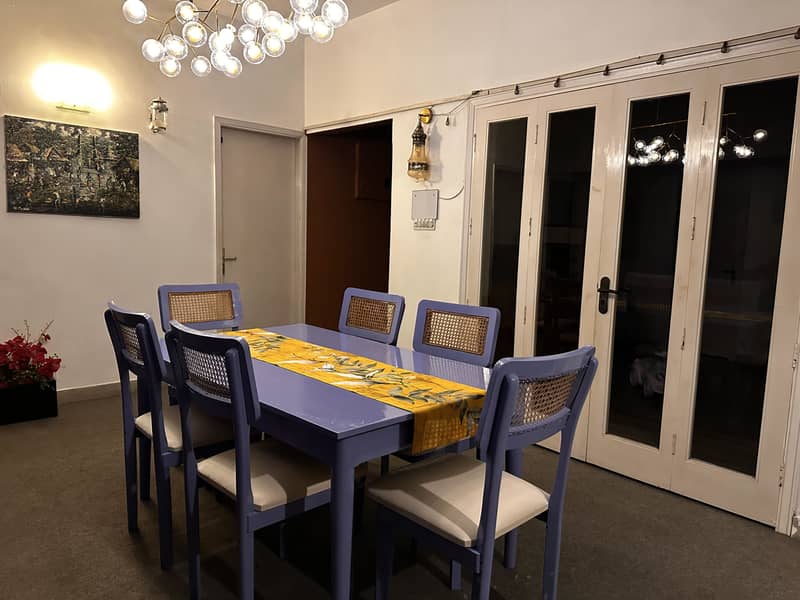 Dinning table 0