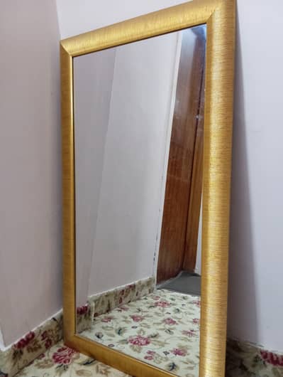 HANGING MIRROR