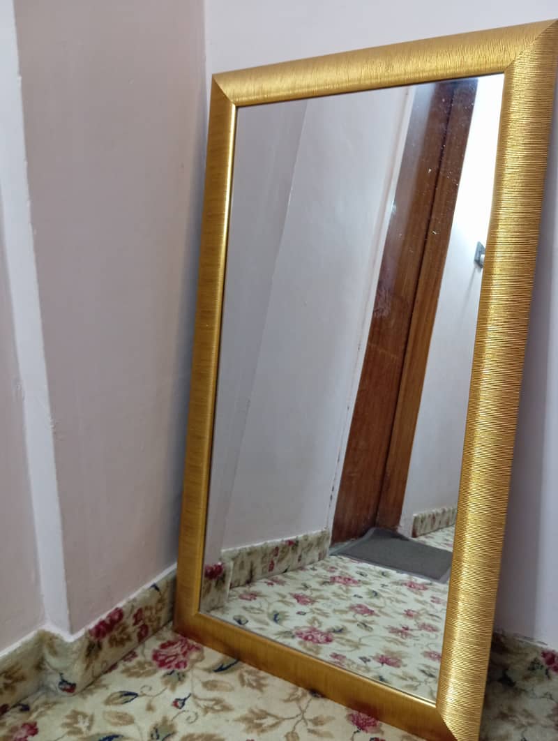 HANGING MIRROR 3