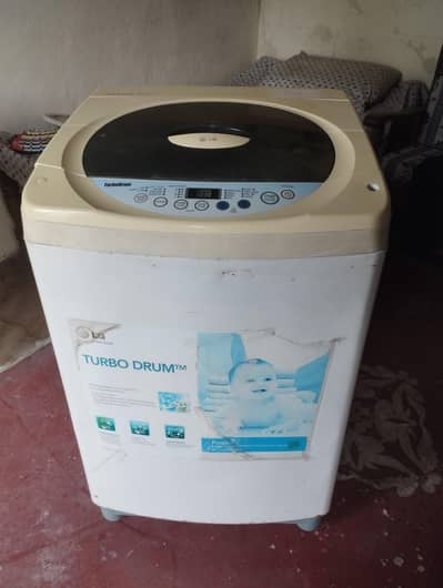 LG 9kg fully automatic washing machine