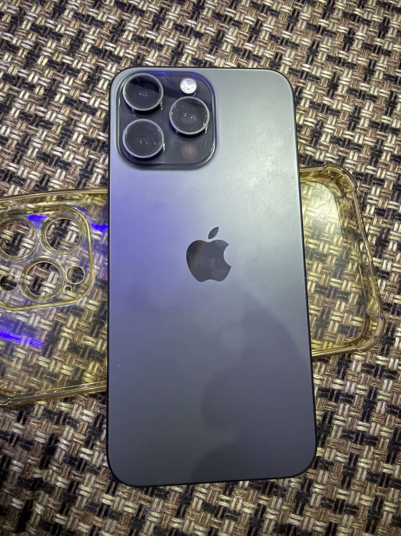 Apple iPhone 15 Pro Max 0