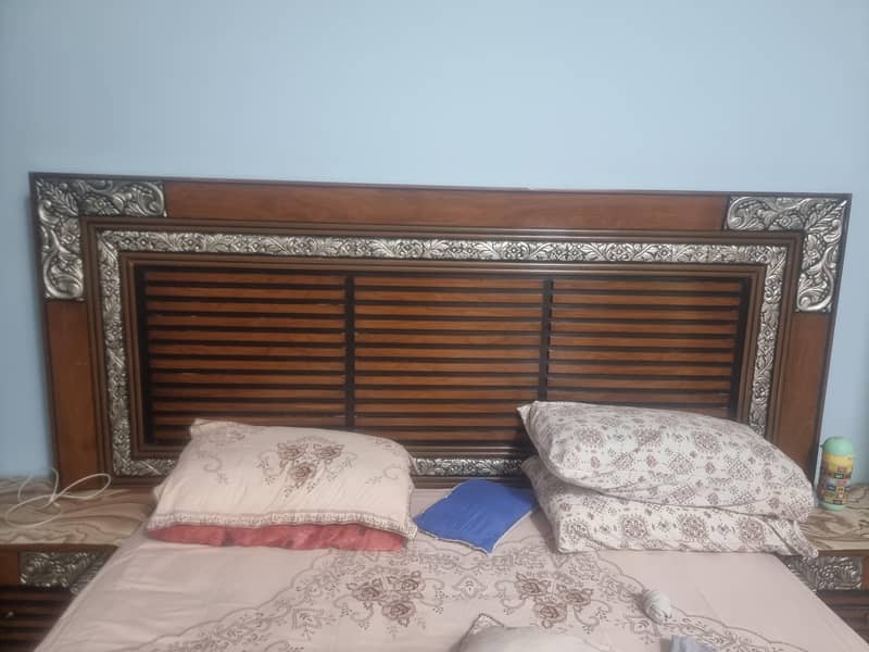 solid bed available 0
