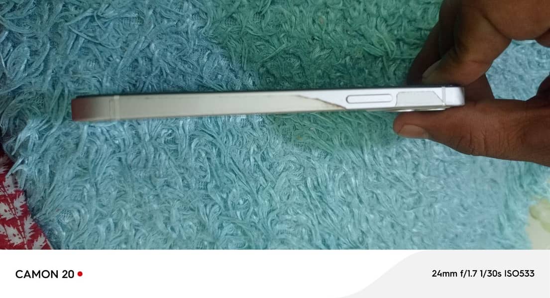Apple iPhone 12 4