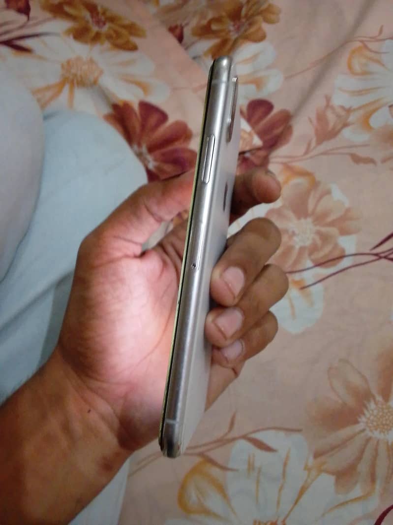 Apple iPhone X 2
