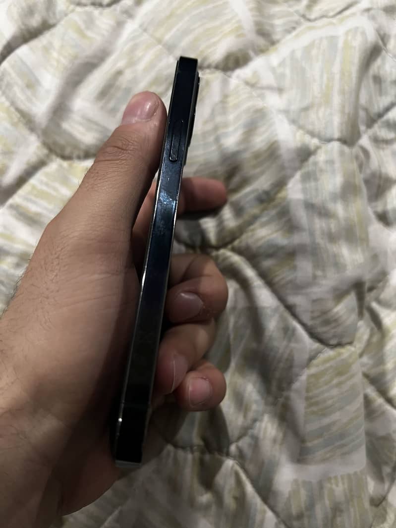 Apple iPhone 12 Pro 2