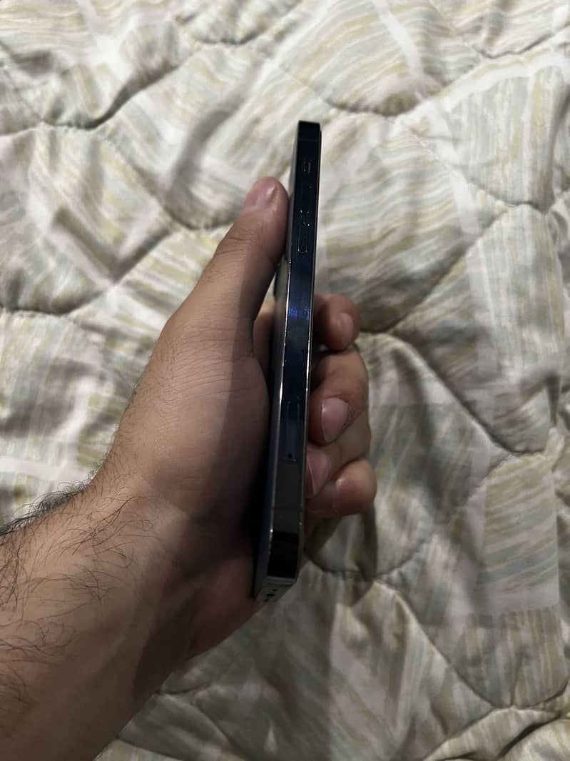 Apple iPhone 12 Pro 3