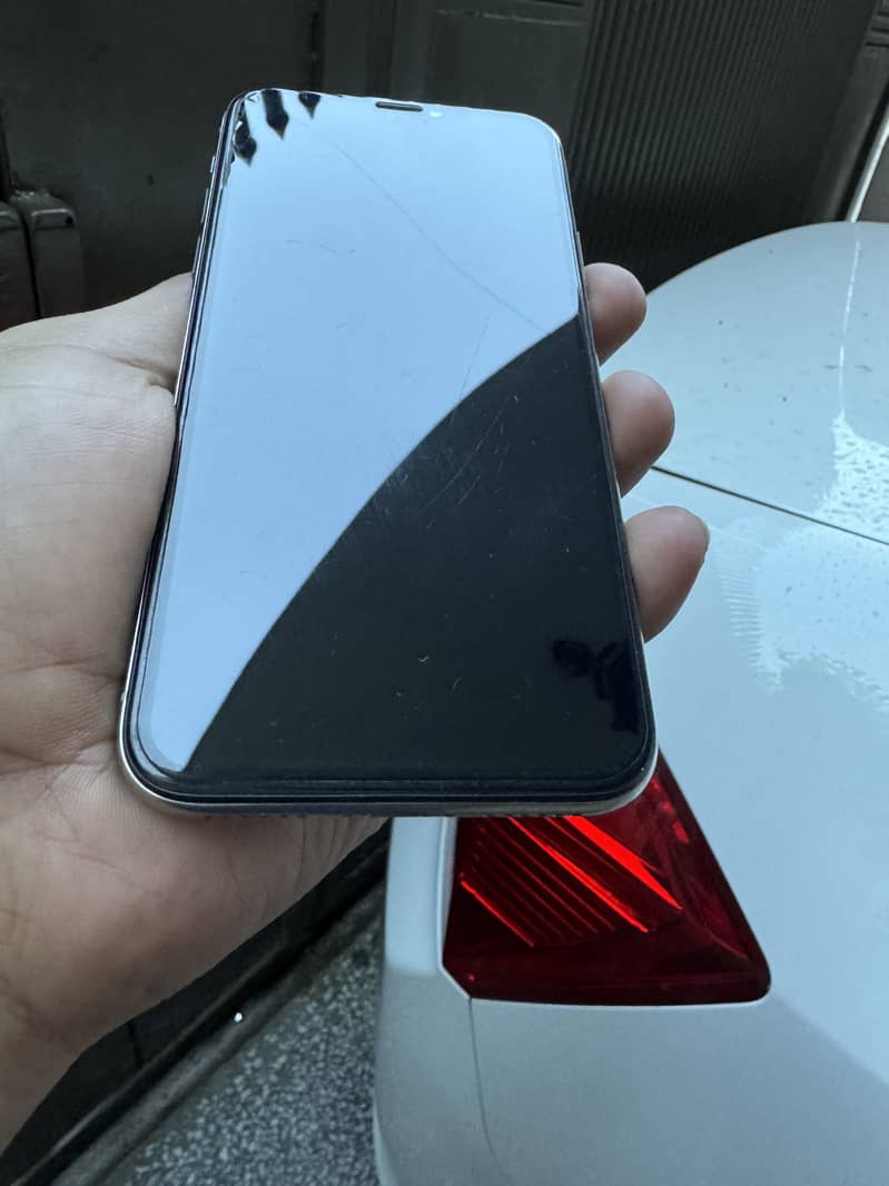 Apple iPhone X 4