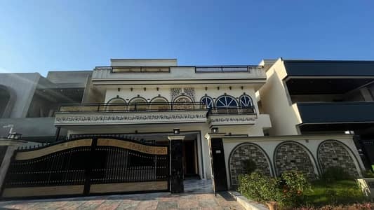 House Sized 1 Kanal Available In G-13