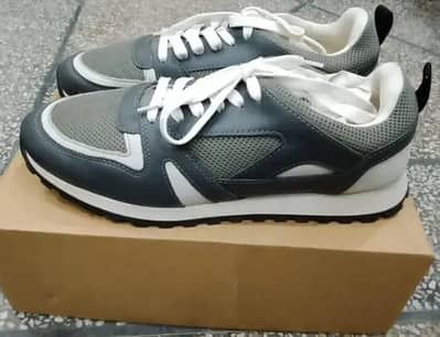 Unze London sneakers