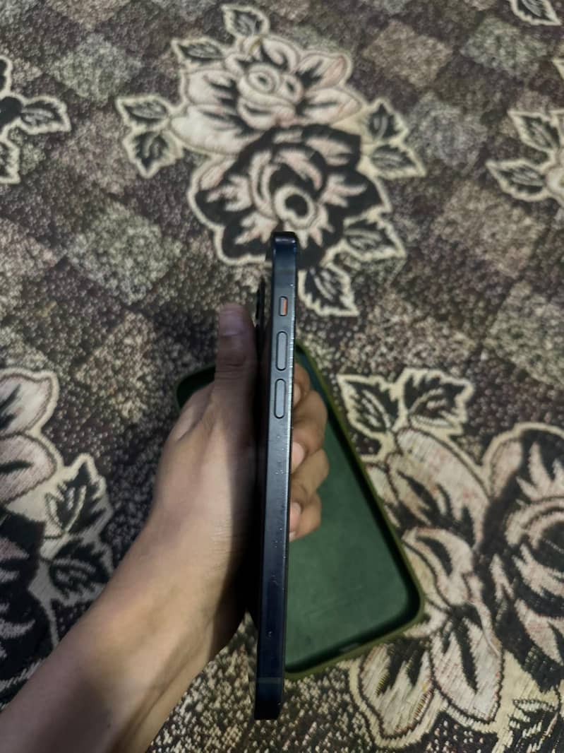 Apple iPhone 12 2