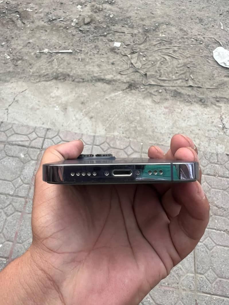 Apple iPhone 14 Pro 4