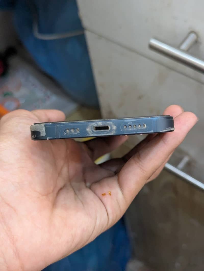 Apple iPhone 13 4