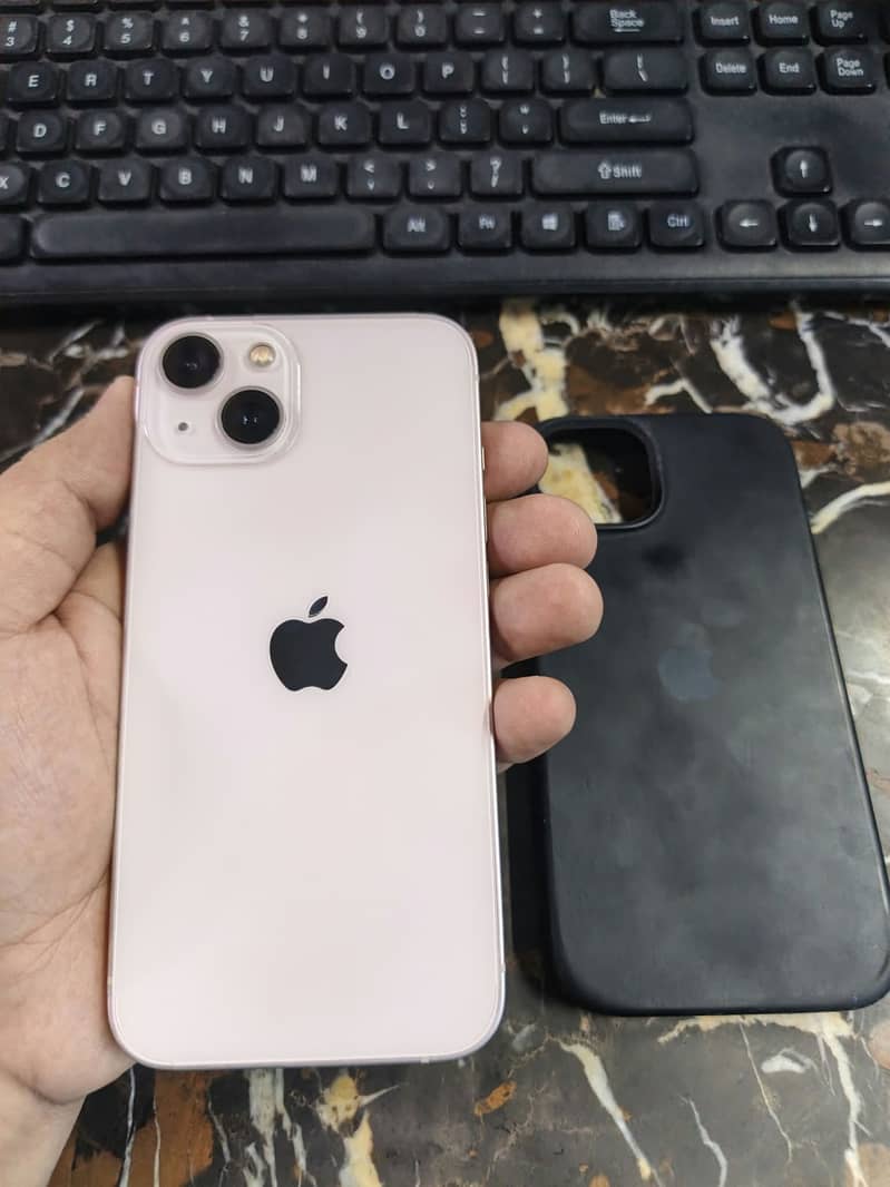 Apple iPhone 13 1