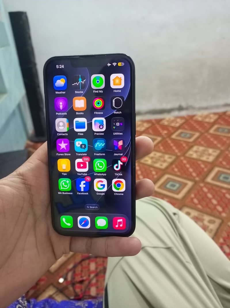 Apple iPhone 13 3