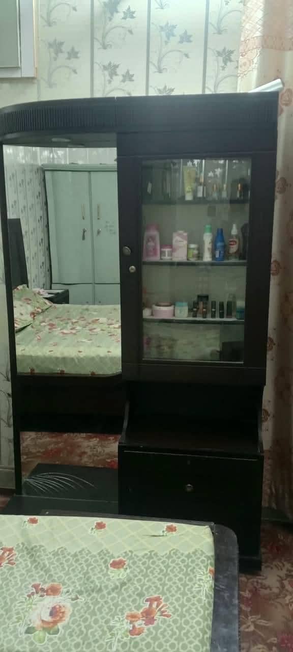 Dressing Table 0