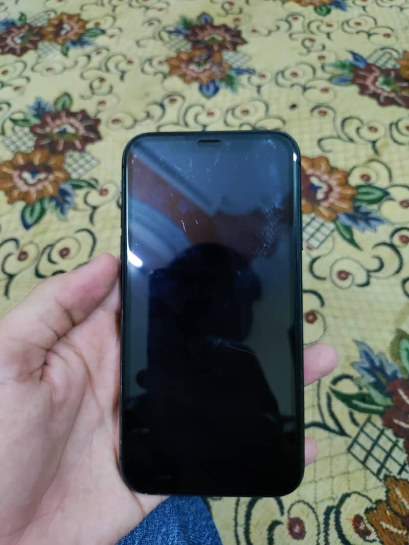 Apple iPhone 11 3