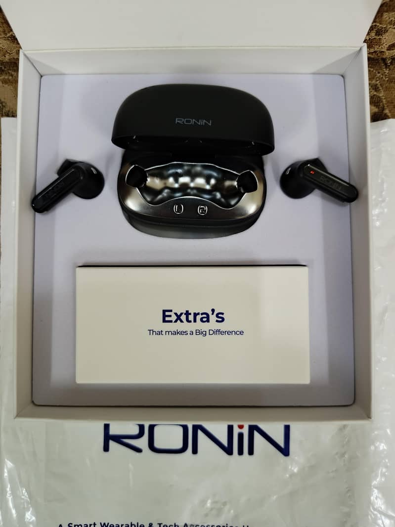 Ronin VECTOR Earbuds 1