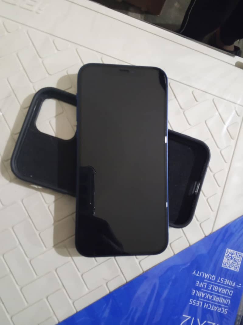 Apple iPhone 12 1