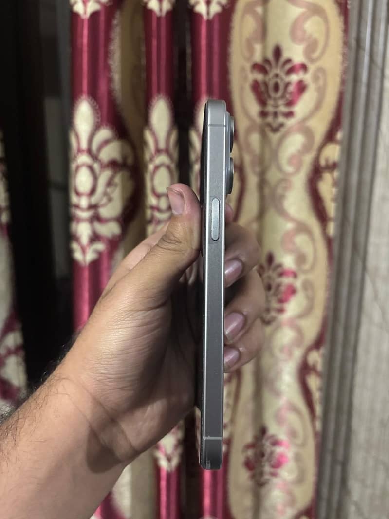 Apple iPhone 15 Pro Max 1