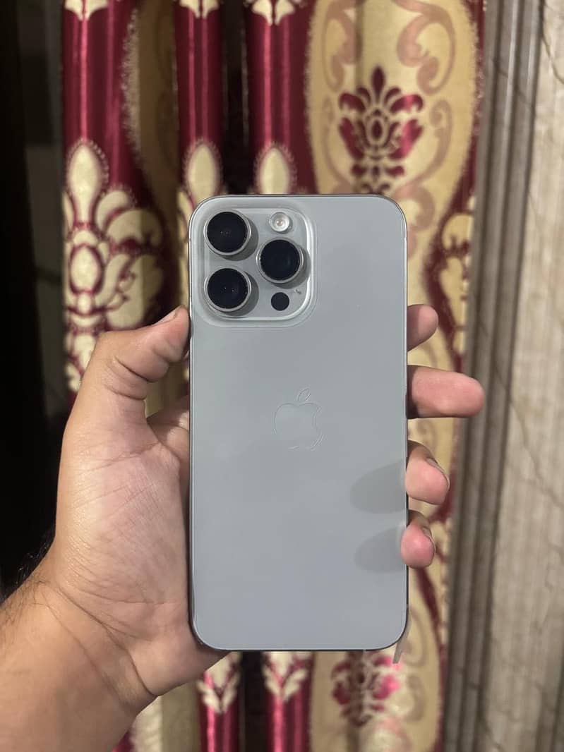 Apple iPhone 15 Pro Max 2