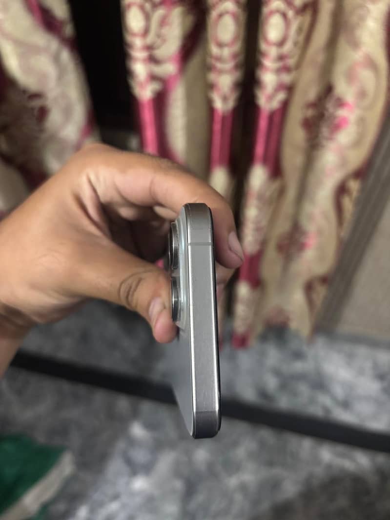 Apple iPhone 15 Pro Max 3