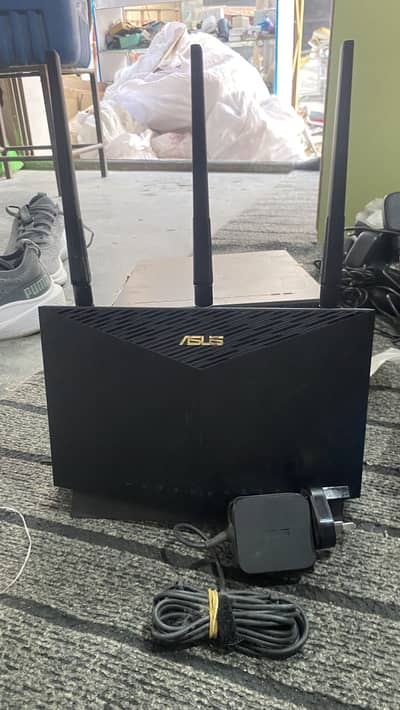 ASUS AX86u 10/10 Router with original adapter and antenas