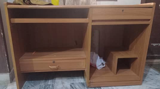 Computer Table