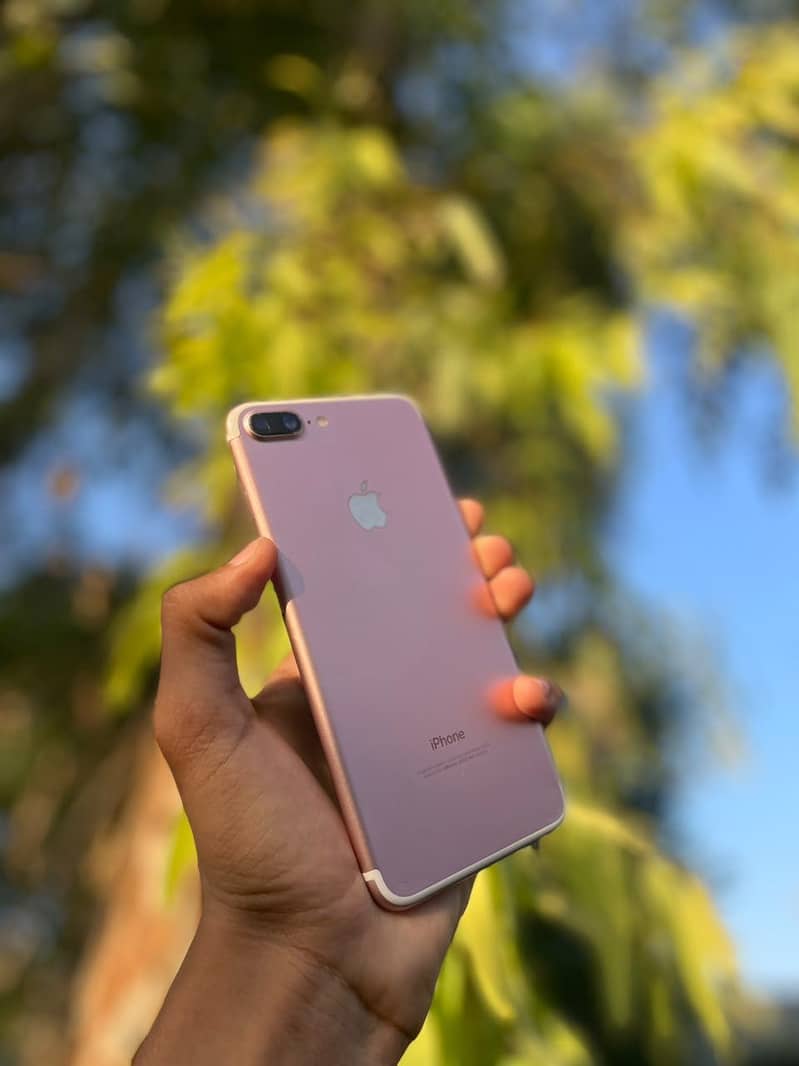 Apple iPhone 7 Plus 1