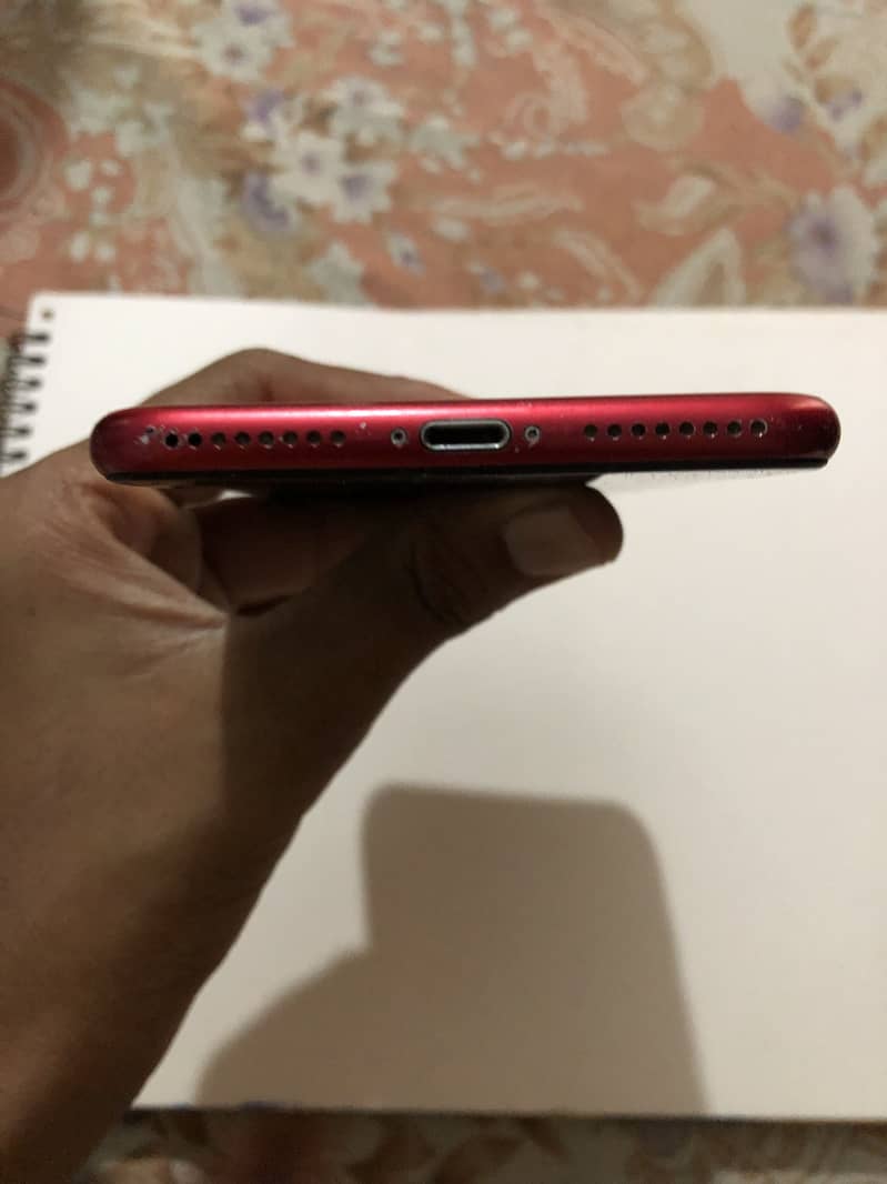 Apple iPhone 8 Plus 4
