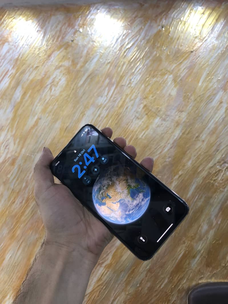 Apple iPhone 11 Pro Max 1