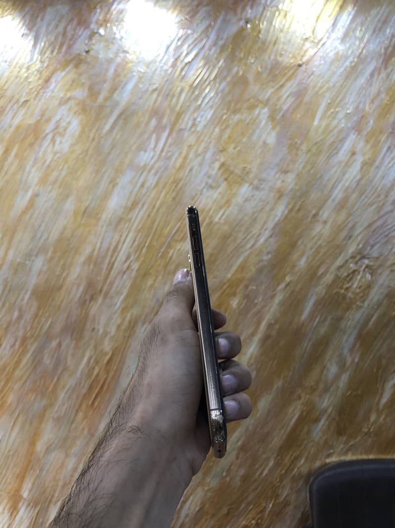 Apple iPhone 11 Pro Max 3