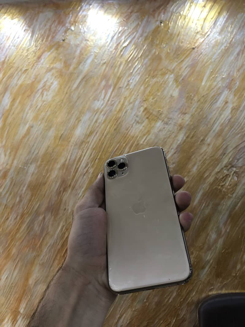 Apple iPhone 11 Pro Max 4