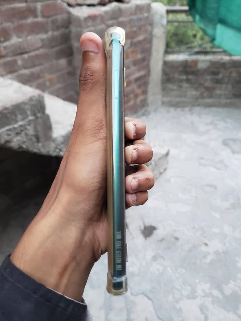 Xiaomi Redmi Note 9S 4