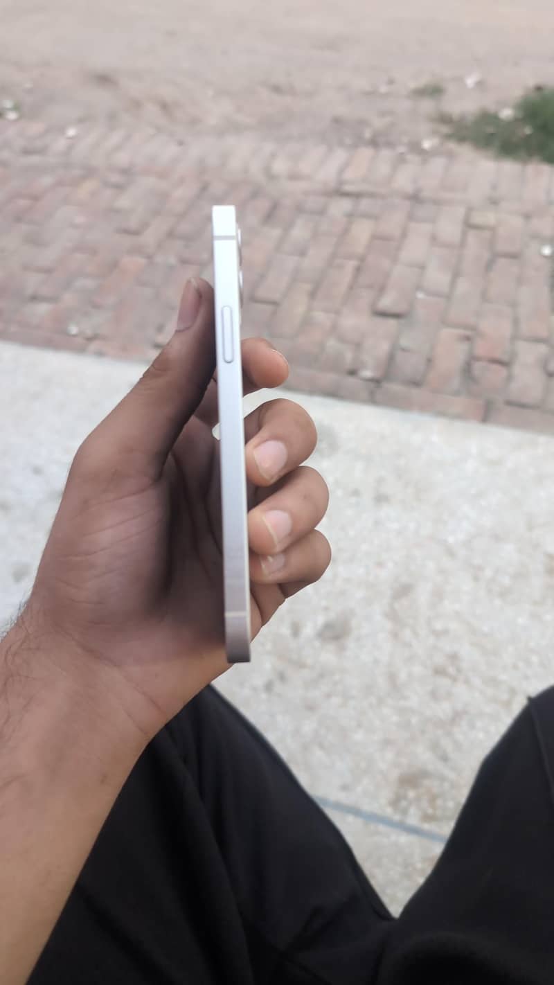 Apple iPhone 12 2