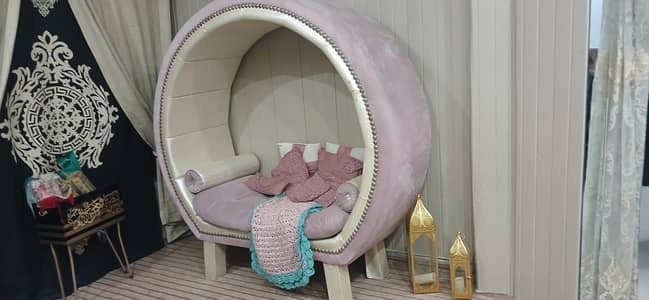 round sofa