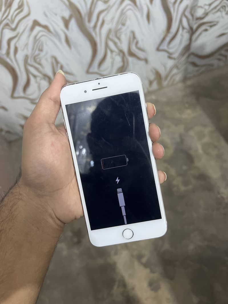Apple iPhone 8 Plus 1