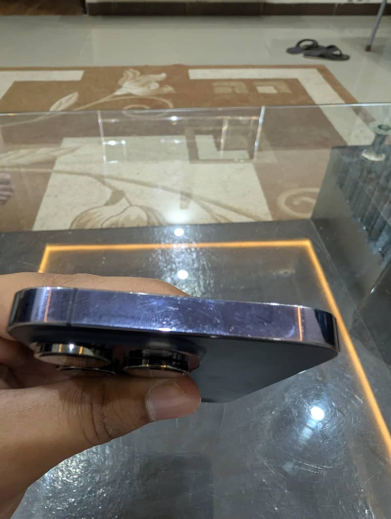 Apple iPhone 14 Pro 2