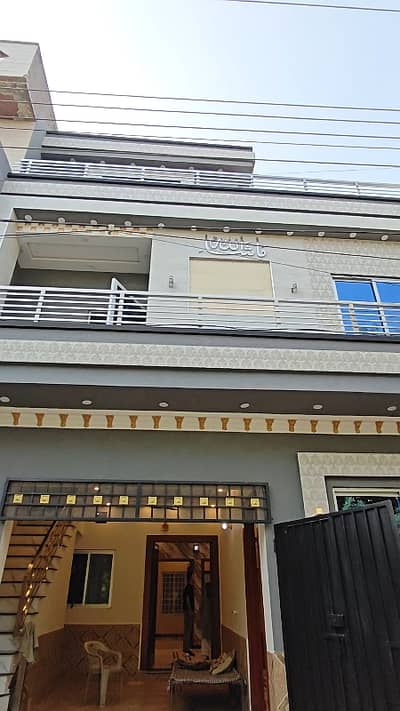 Poony 6 Marla Facing Park House For Sale At Prime Location