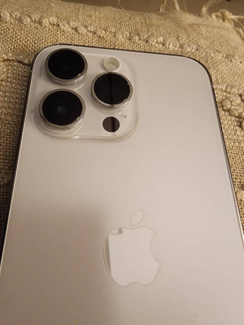 Apple iPhone 14 Pro Max 1