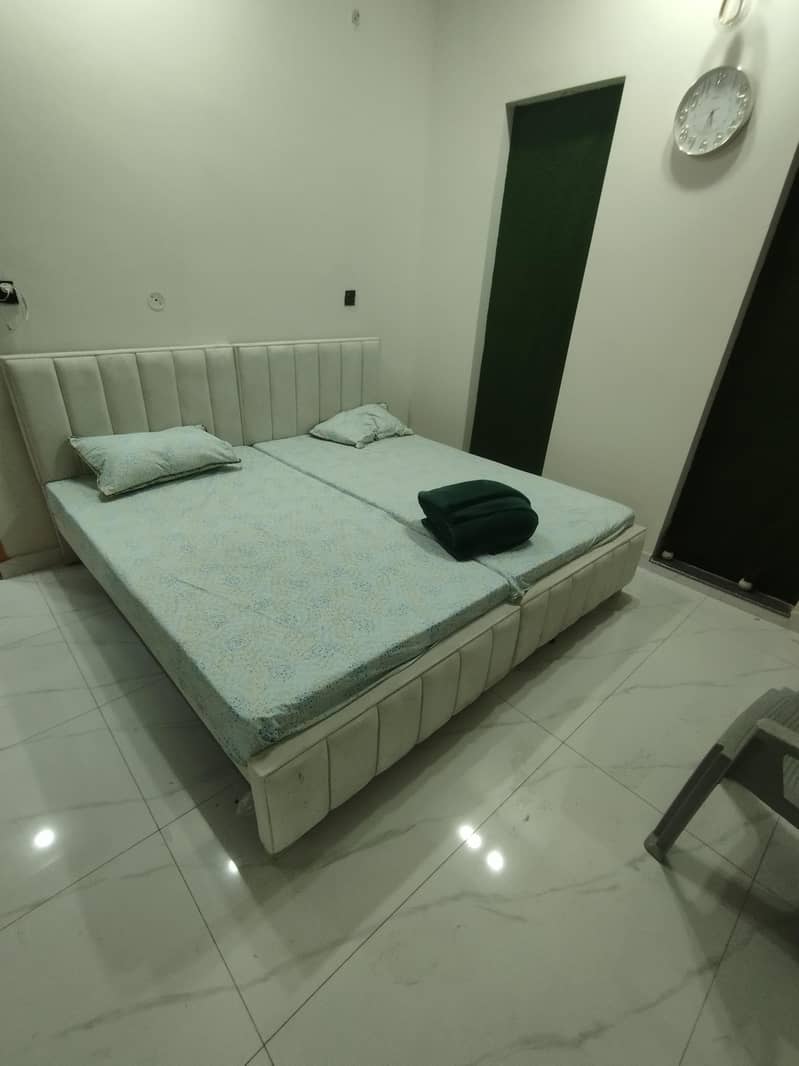 2x single Bed 0