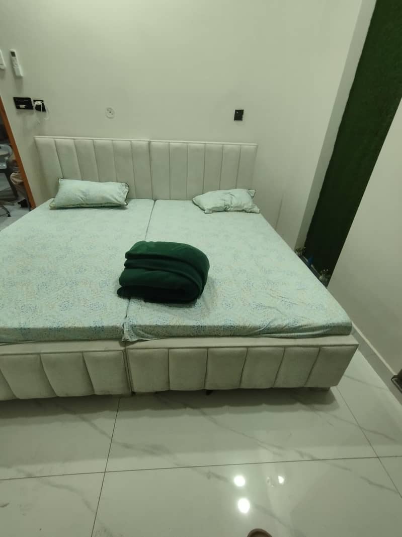 2x single Bed 3