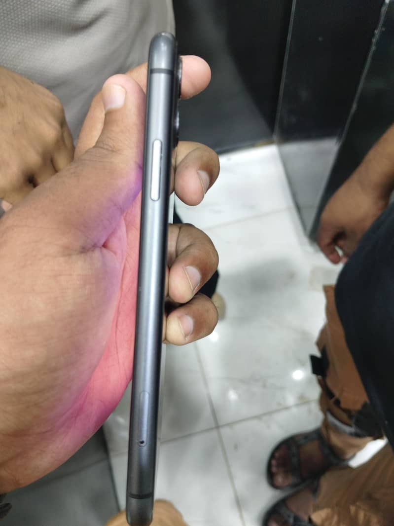 Apple iPhone 11 5