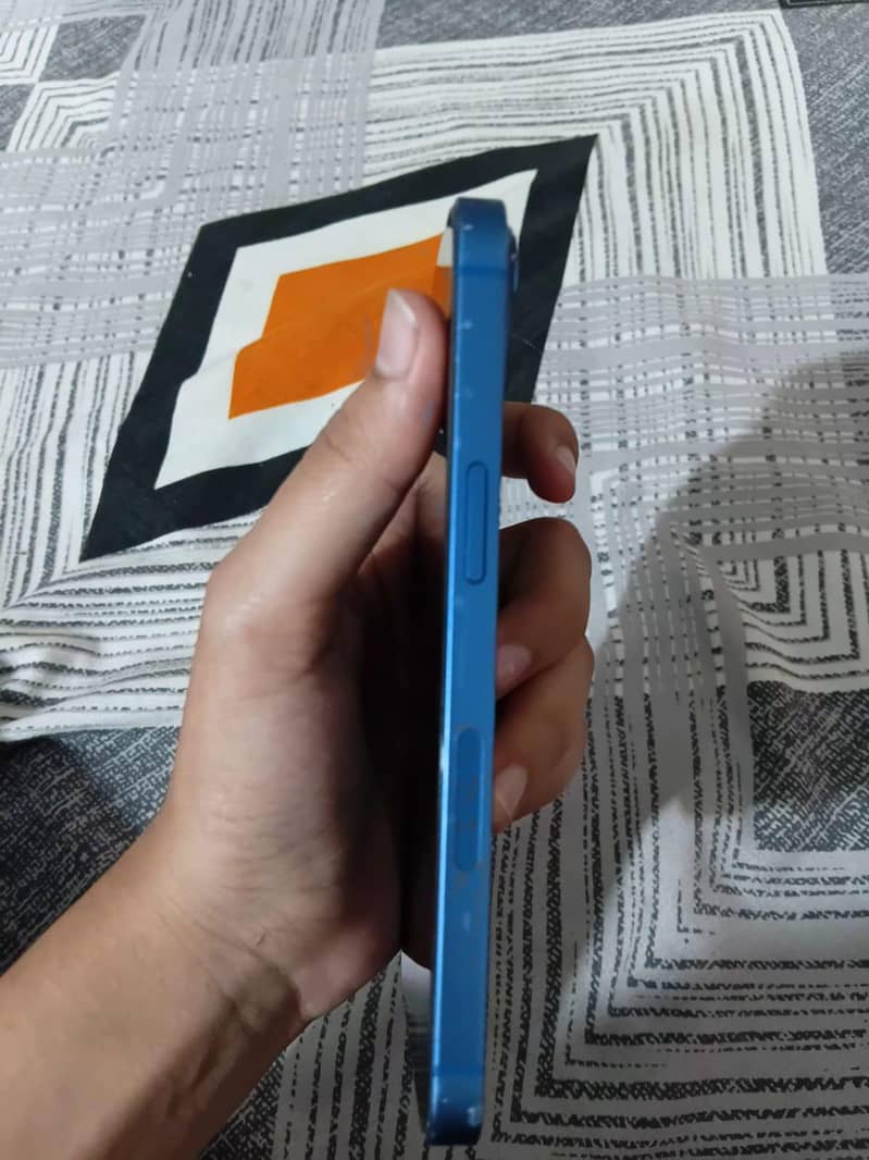 Apple iPhone 13 1