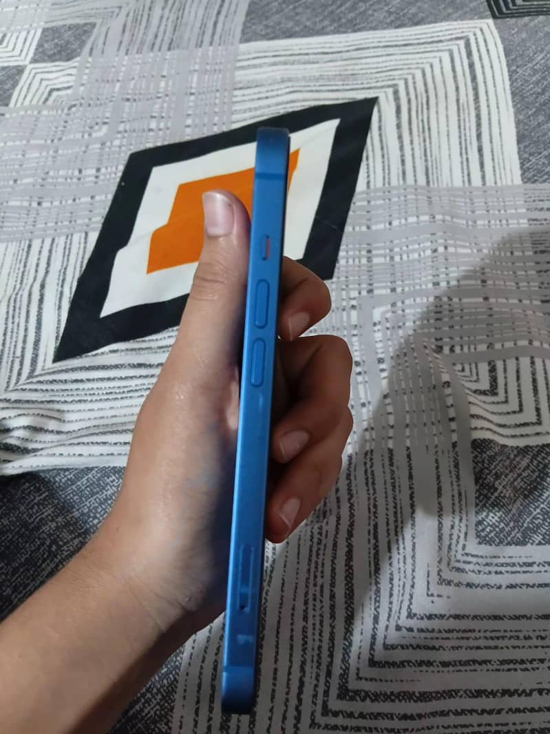 Apple iPhone 13 3