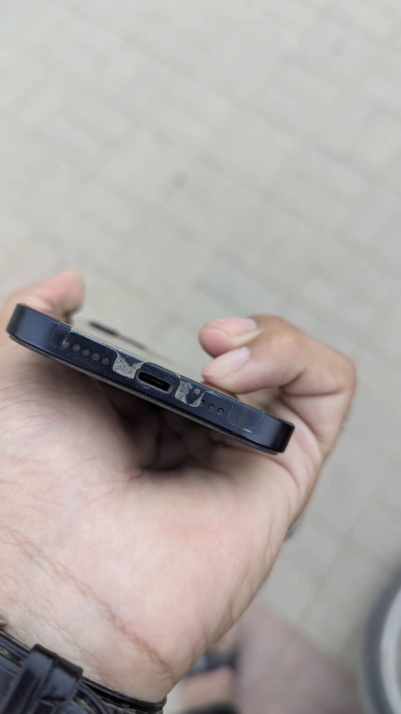 Apple iPhone 12 1