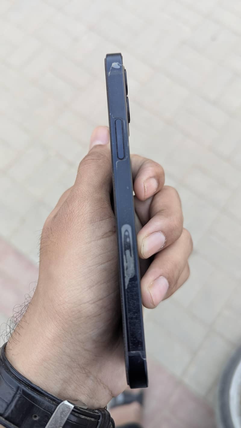Apple iPhone 12 2
