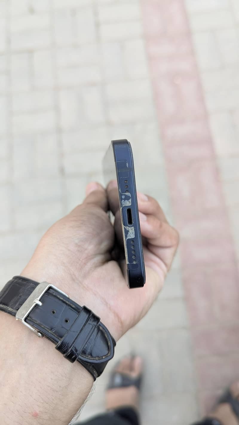 Apple iPhone 12 7