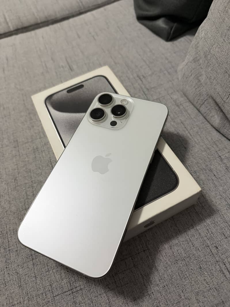 Apple iPhone 15 Pro Max 1
